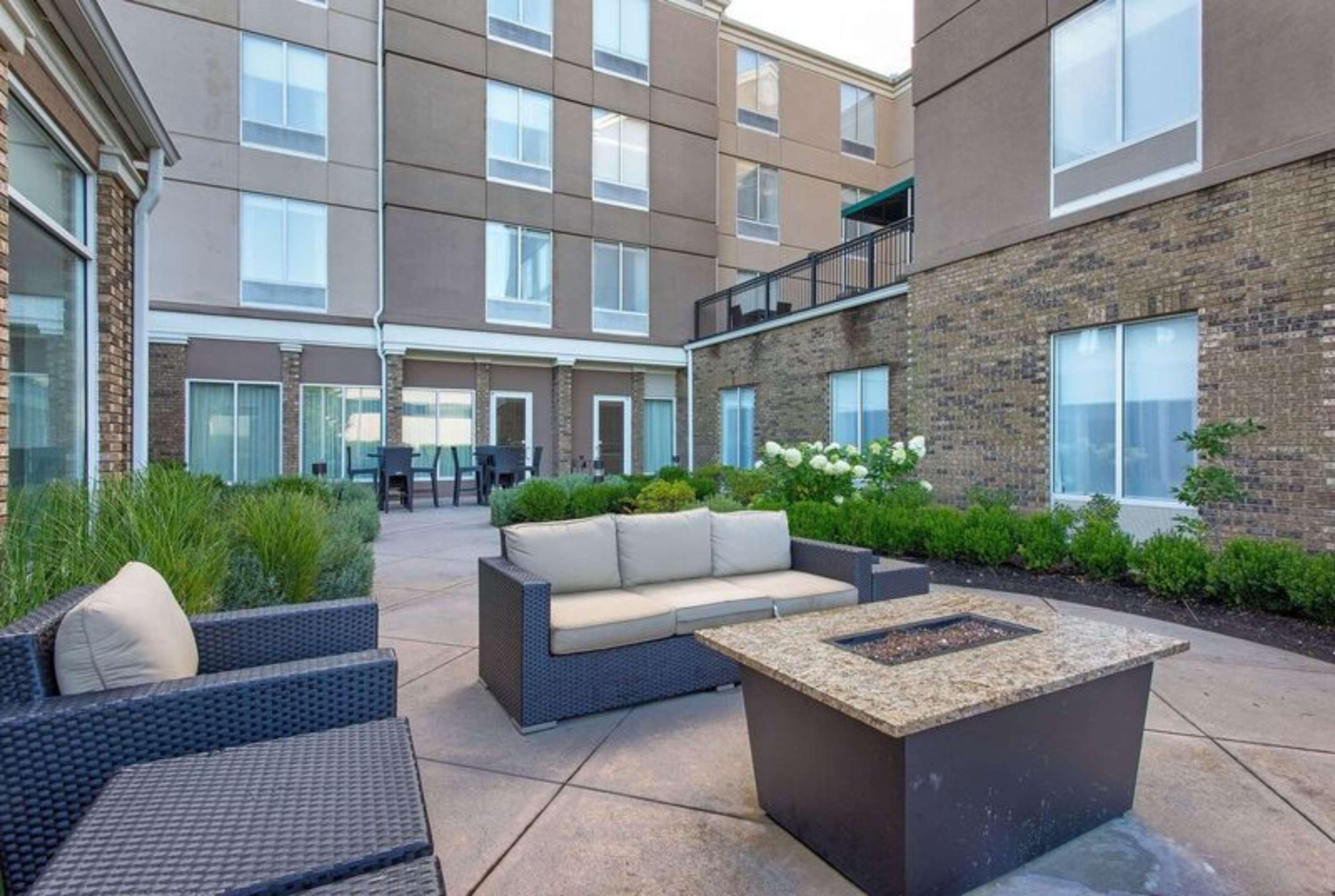 Hilton Garden West/cedar Bluff