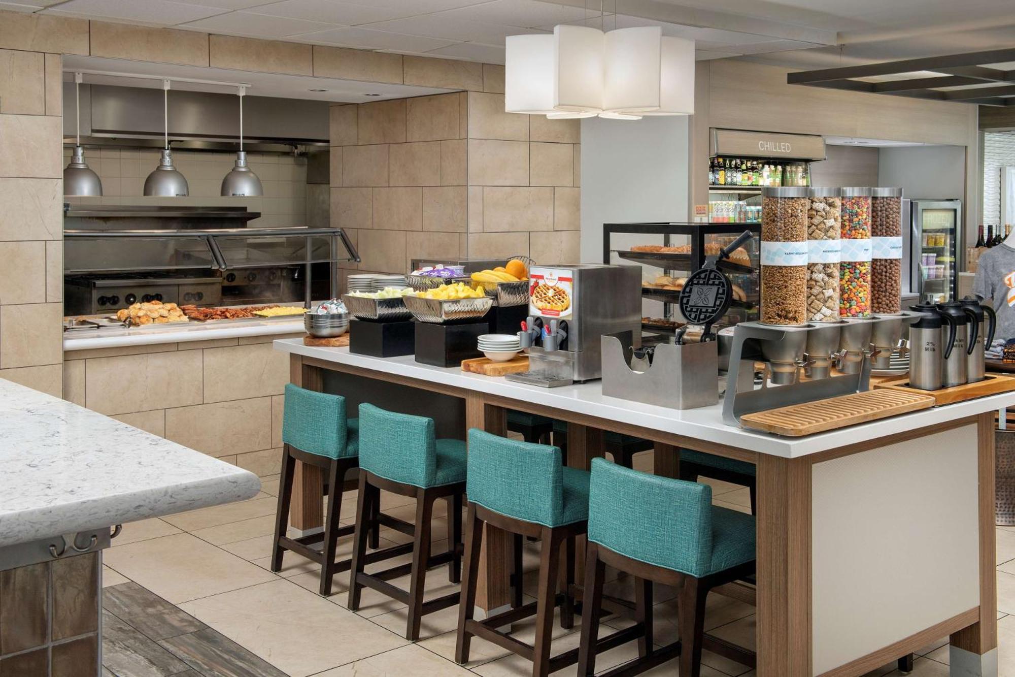 Hilton Garden West/cedar Bluff Hotel 3*