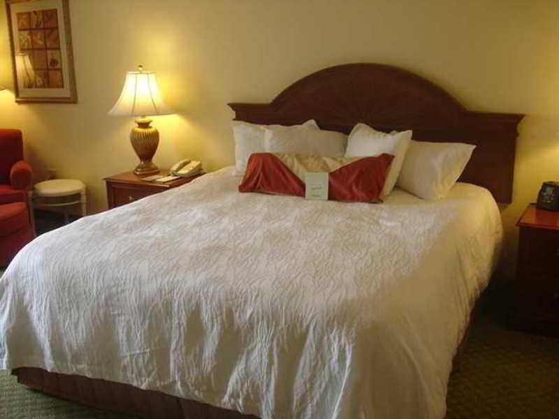 Hilton Garden West/cedar Bluff
